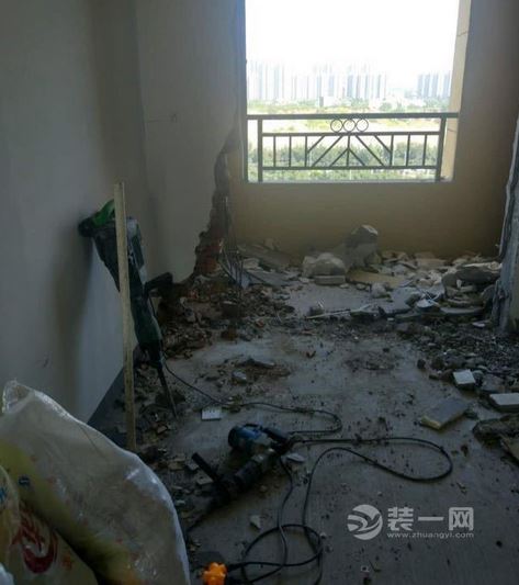 拆改施工现场